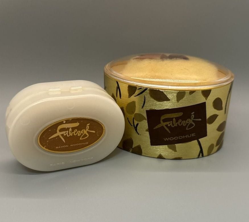 NOS Faberge Woodhue Bath Powder & Savon Woodhue Soap in Case Set 60’s MCM Vtg