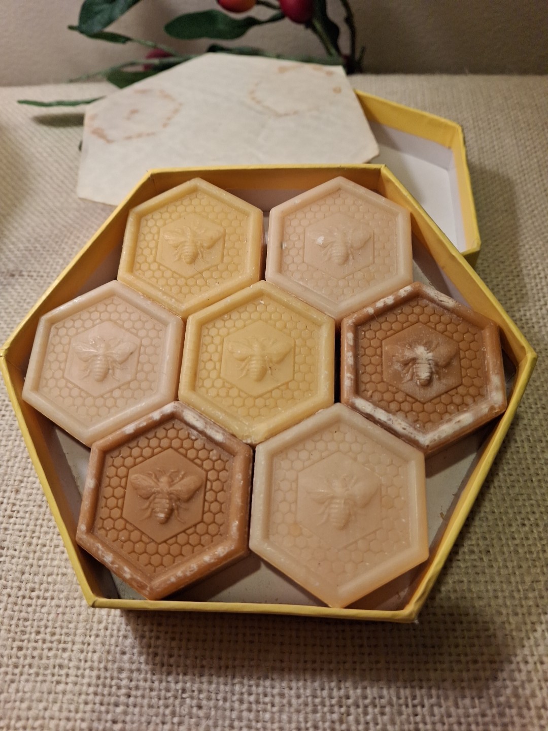 Pre de Provence 7 Small Assorted Honey Soaps Lavande Miel Made in France