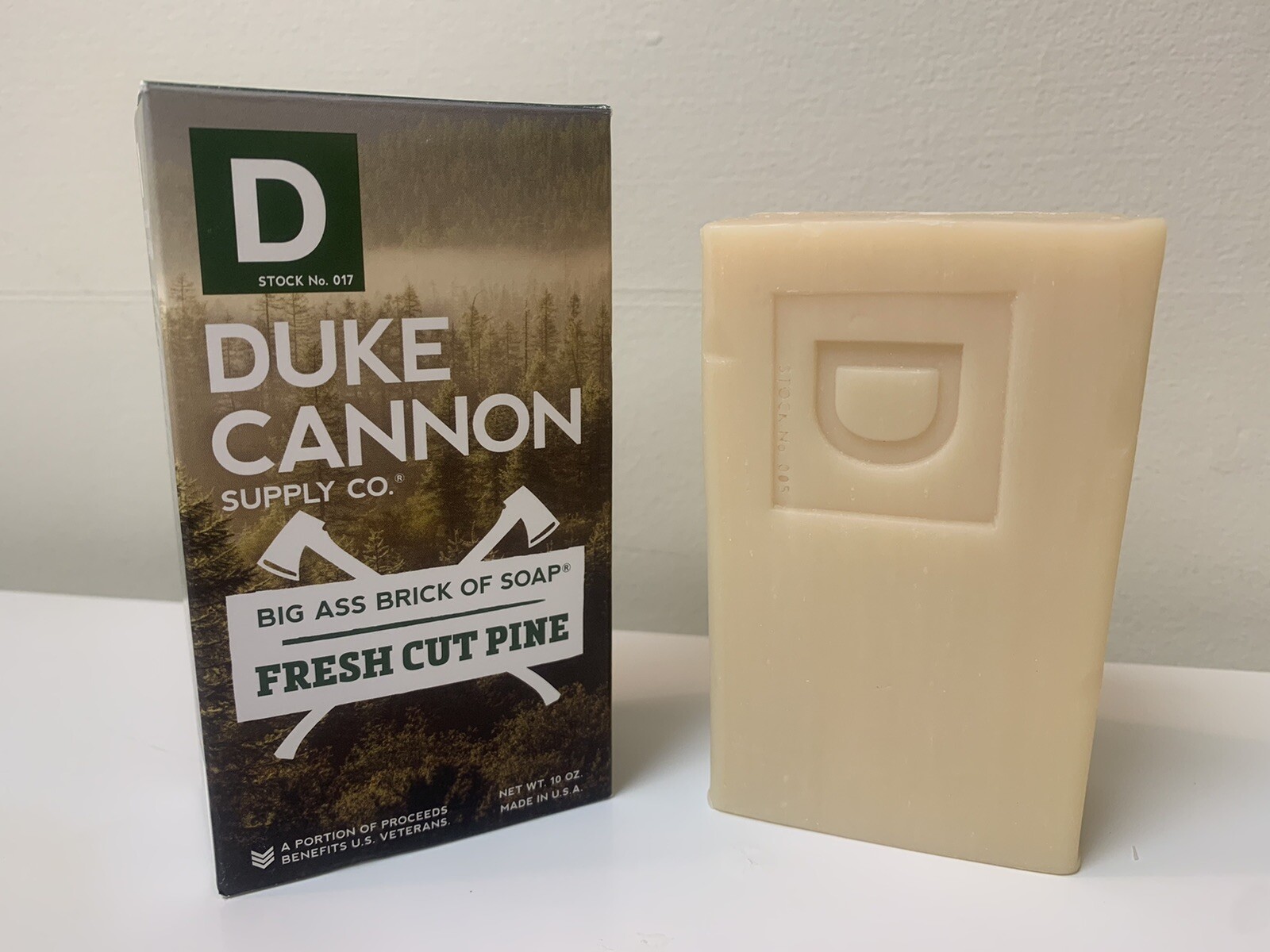 NEW Duke Cannon Big Ass Brick Of Soap Fresh Cut Pine 10 oz Mens Grooming USA