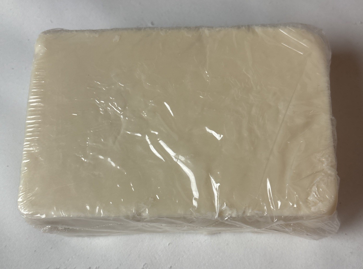 Velona 2 LB – Shea Butter – Melt and Pour Soap 32 Ounce (Pack of 1), White