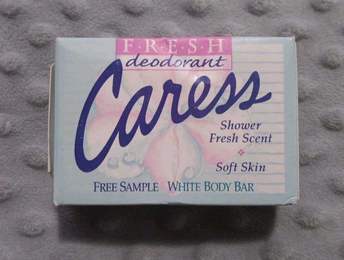 Vintage 1997 Caress Moisturizing Body Bar Sample. Shower Fresh Scent. NOS