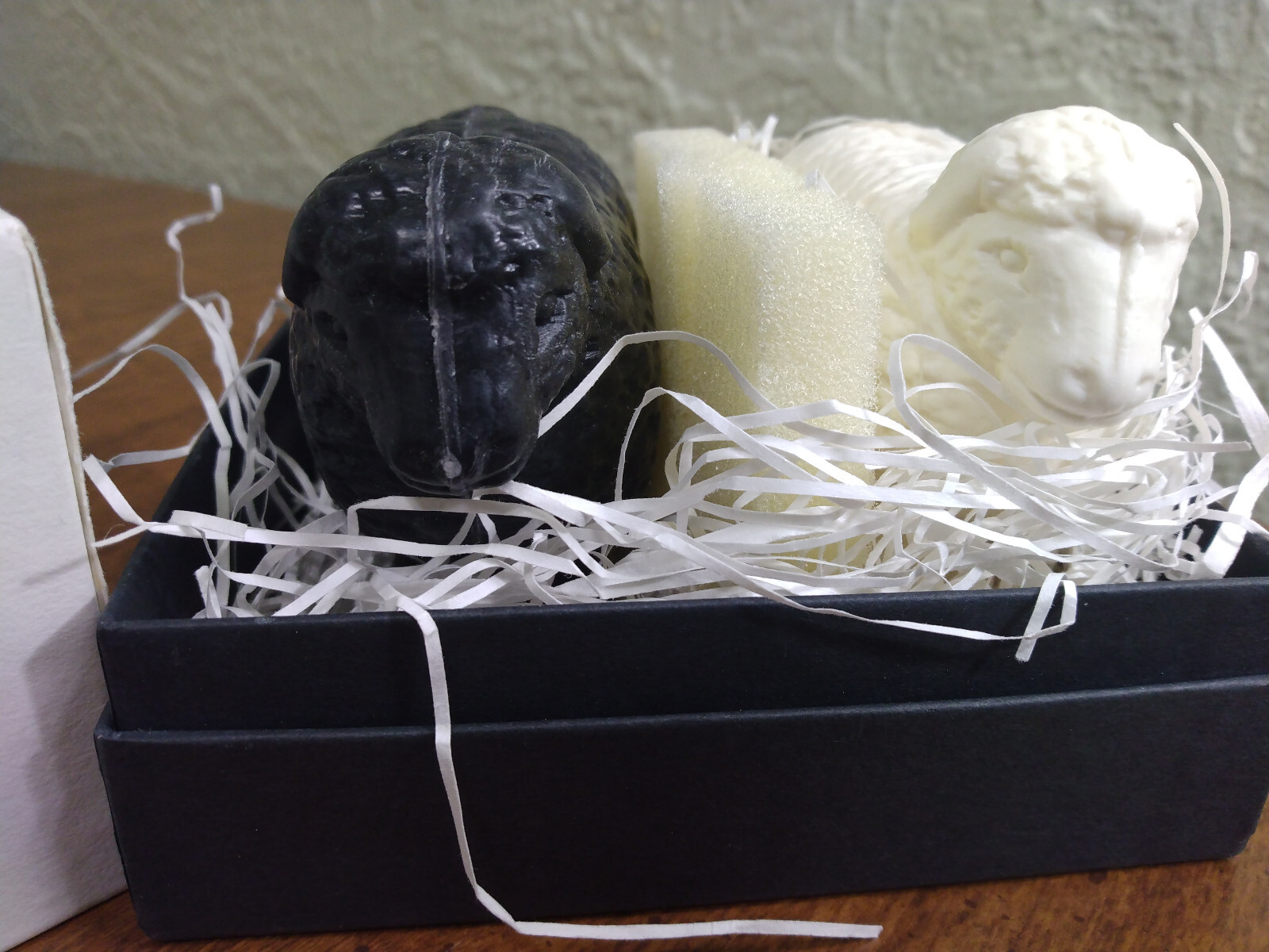 Gianna Rose Atelier FRENCH MILLED Farmhouse Soap BLACK SHEEP & WHITE SHEEP NIOB