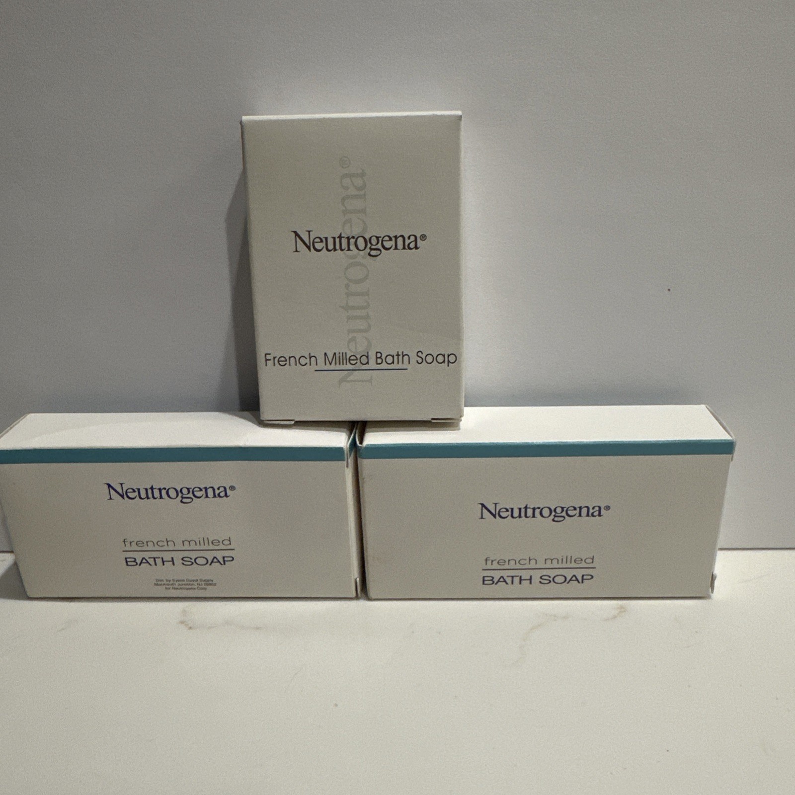 Neutrogena French Milled soap 3 Travel Size Soaps