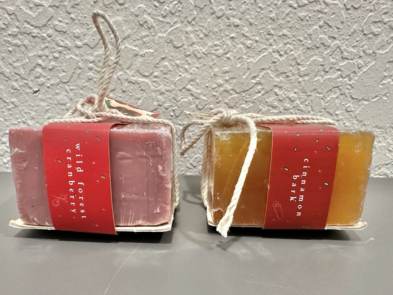 Vintage Lot Of 4 Bath And Body Works Bar Soaps 6.3 Oz Fresh Pineapple + Read Des