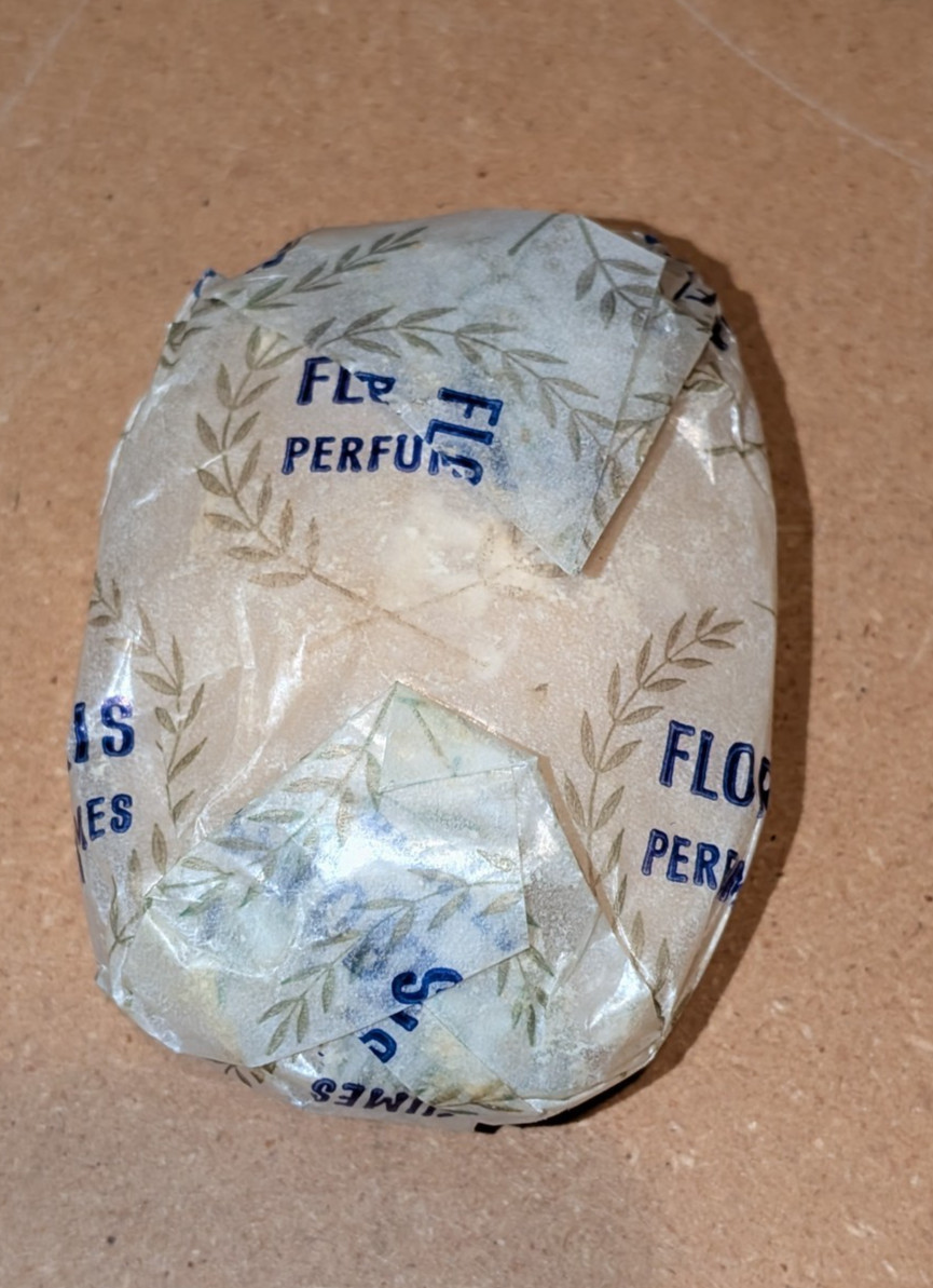 Vintage Floris of London RARE Unused Ceramic Bone China Floral Soap Dish NOS