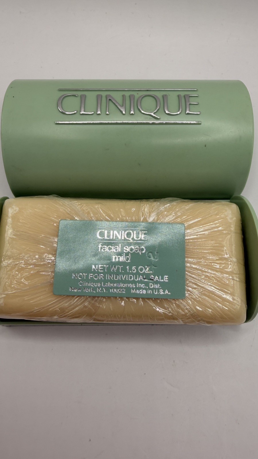 Clinique Mild Facial Soap Cleanser Bar Green Holder Dish Case 1.5oz