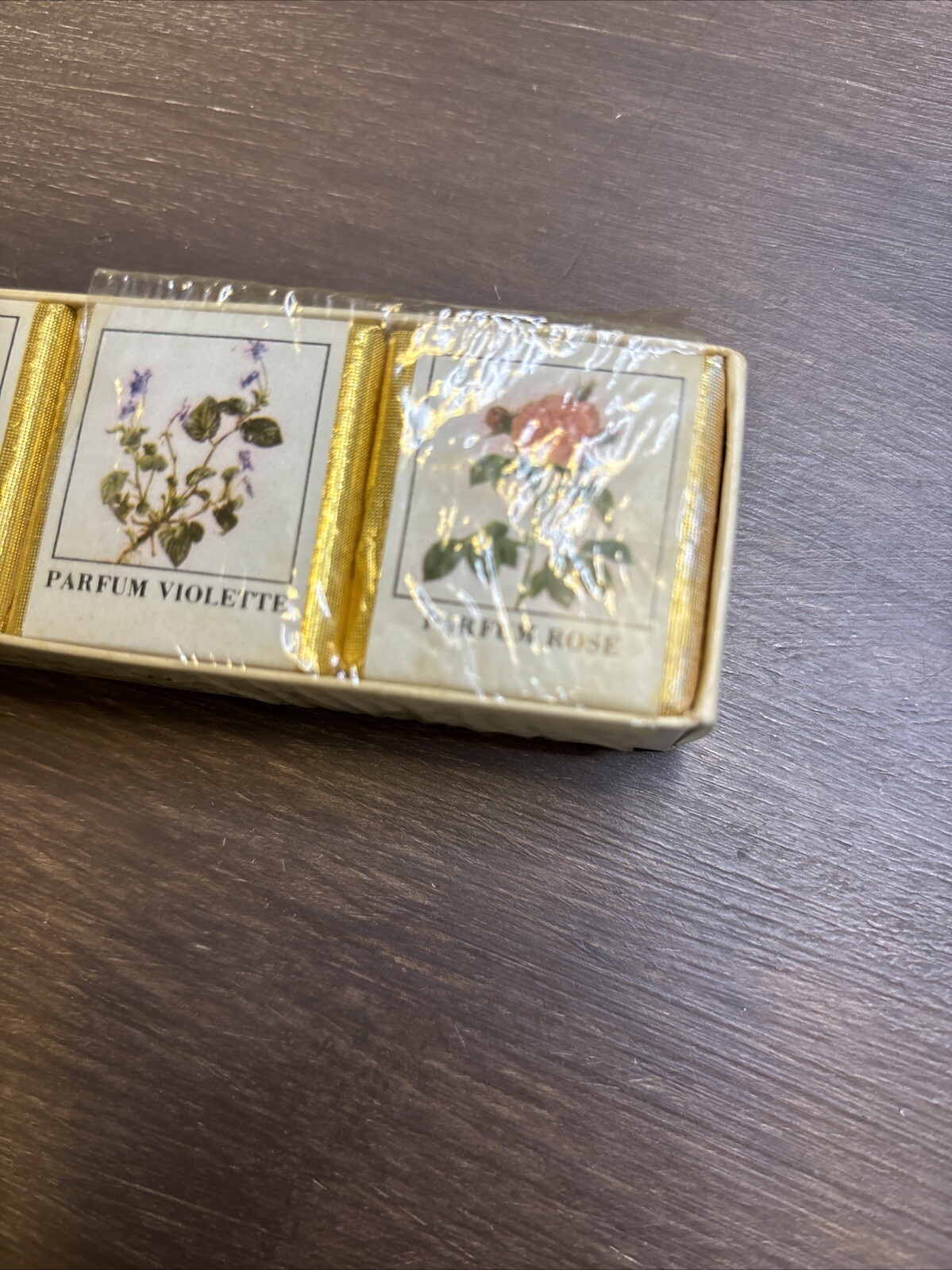 The Fragrance of an English Country Garden Assorted Soap Set of 6 (9 oz total)