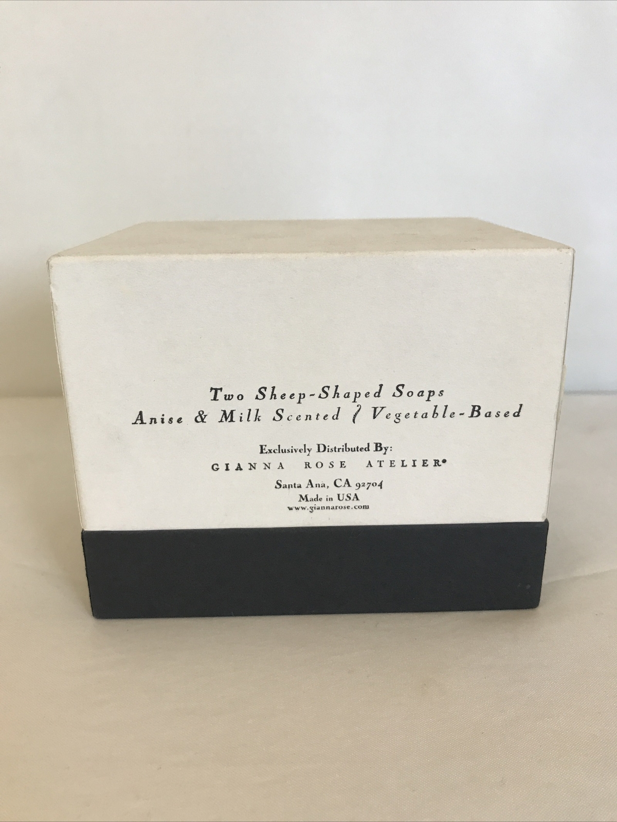 GIANNA ROSE ATELIER FRENCH MILLED FARMHOUSE SOAP BLACK SHEEP & WHITE SHEEP
