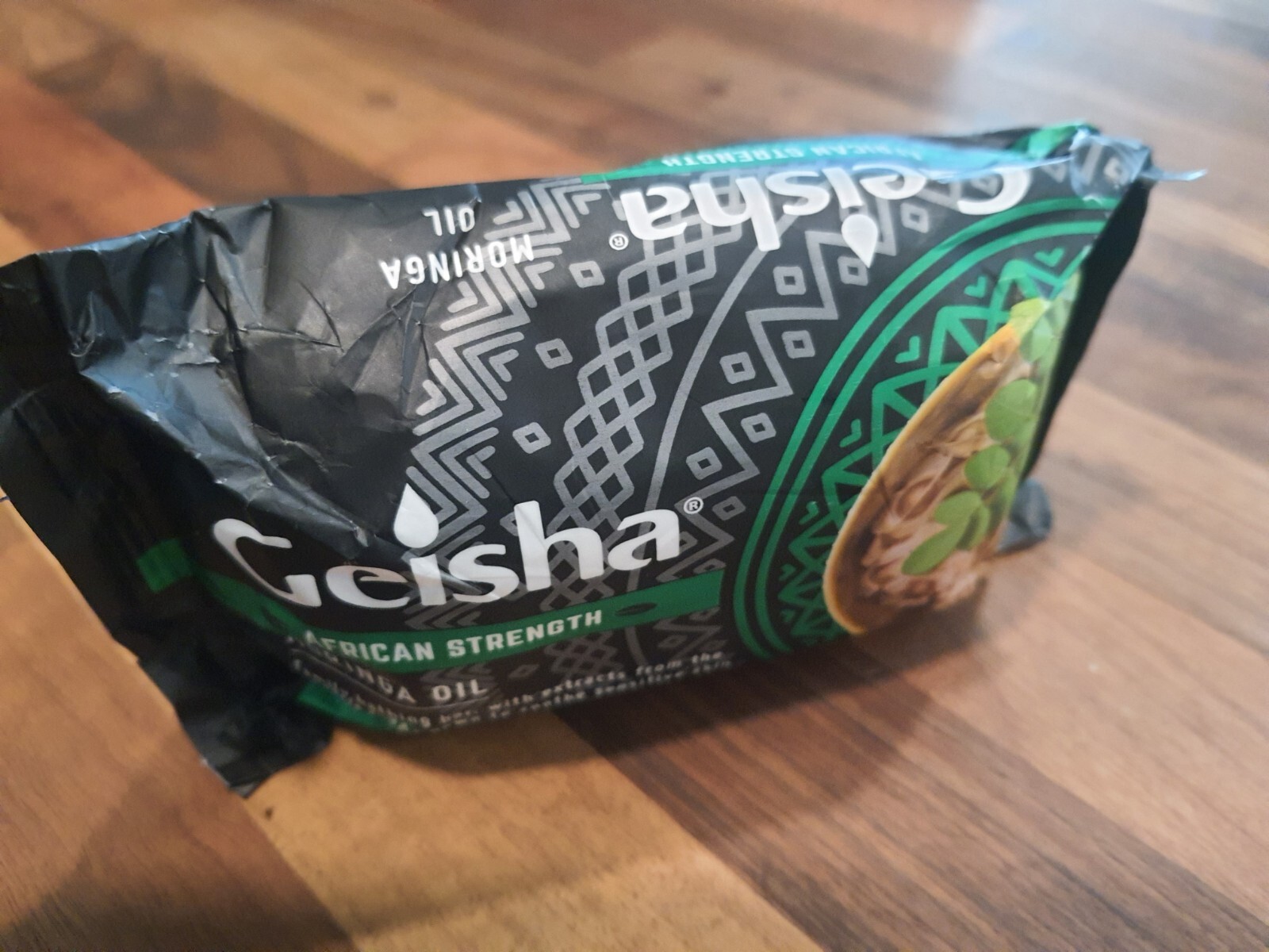 NEW! GEISHA LONG LASTING BAR SOAP MORINGA OIL INFUSED 225G