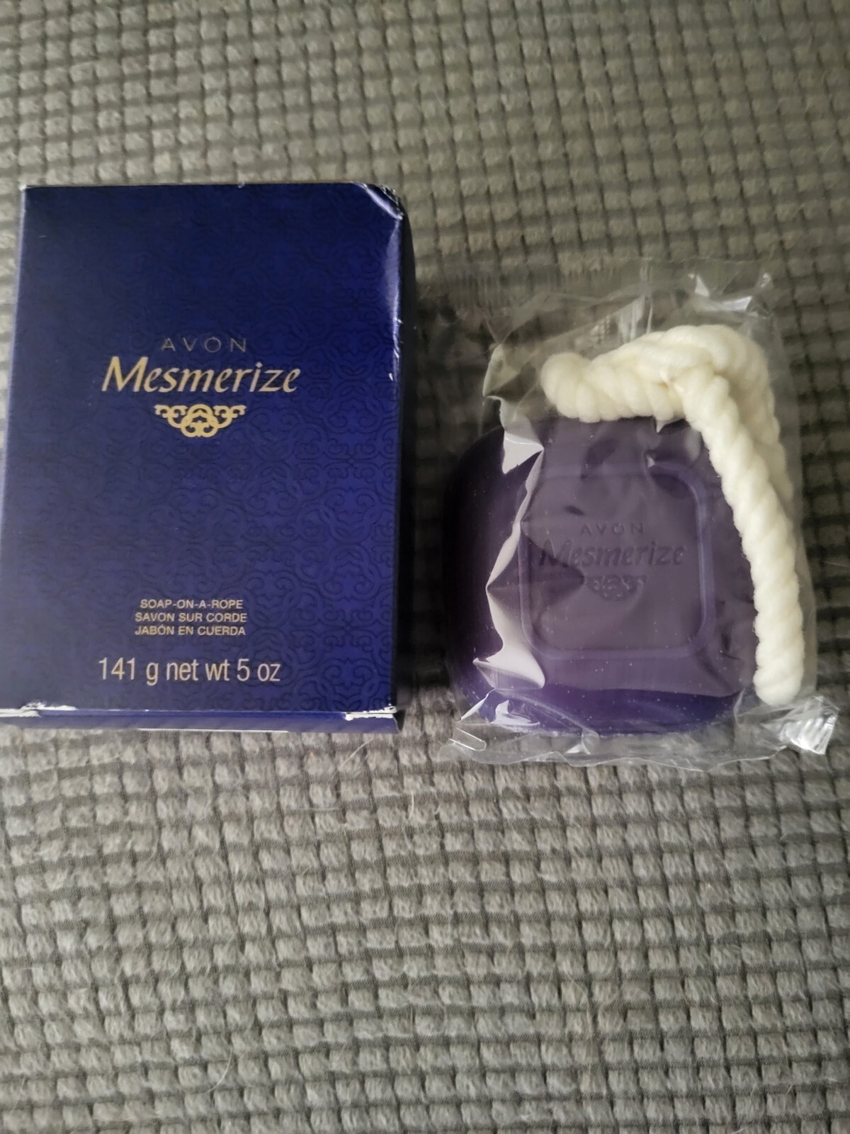 AVON MESMERIZE SOAP-ON-A-ROPE FOR MEN 141G/5 OZ NEW SEALED