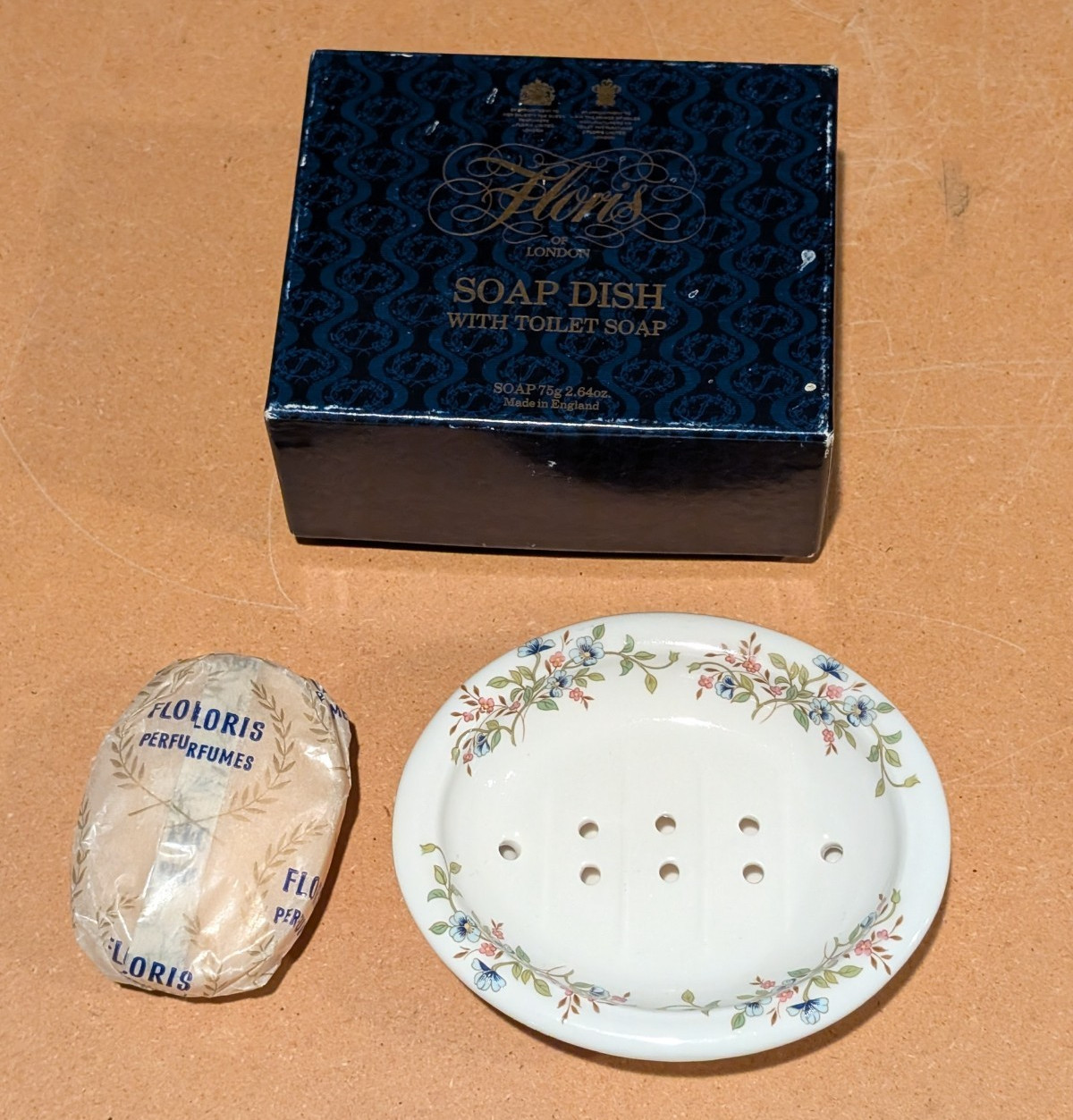 Vintage Floris of London RARE Unused Ceramic Bone China Floral Soap Dish NOS