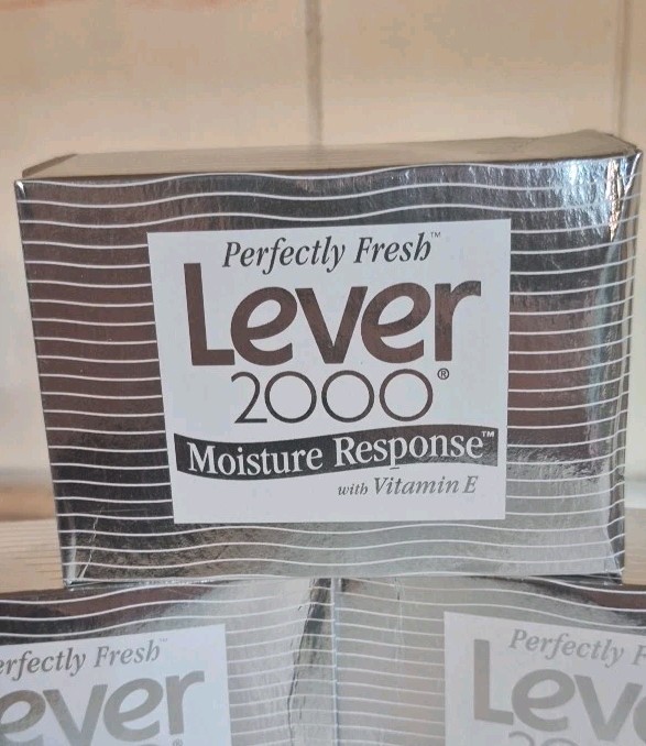 VINTAGE Lever 2000 Moisture Response with Vitamin E 2002 4.5oz Lot of 3 NEW NOS