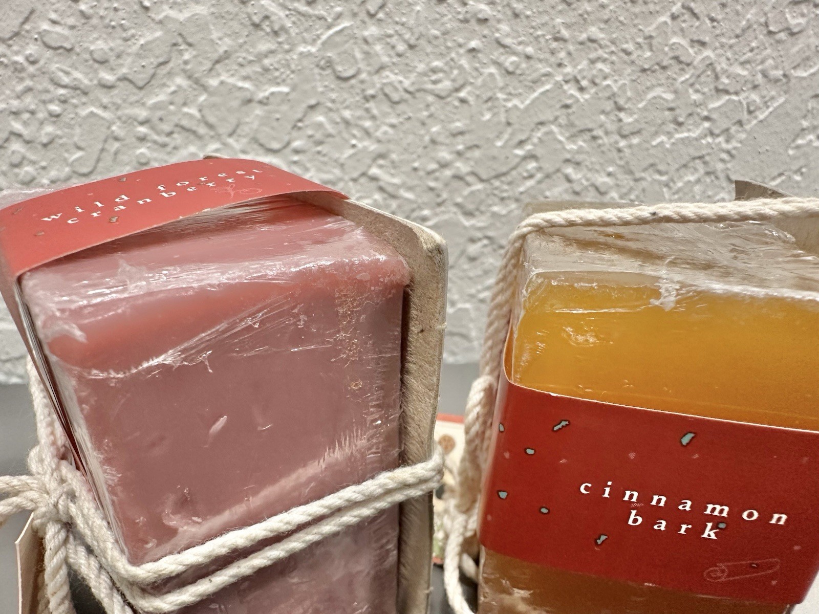 Vintage Lot Of 4 Bath And Body Works Bar Soaps 6.3 Oz Fresh Pineapple + Read Des