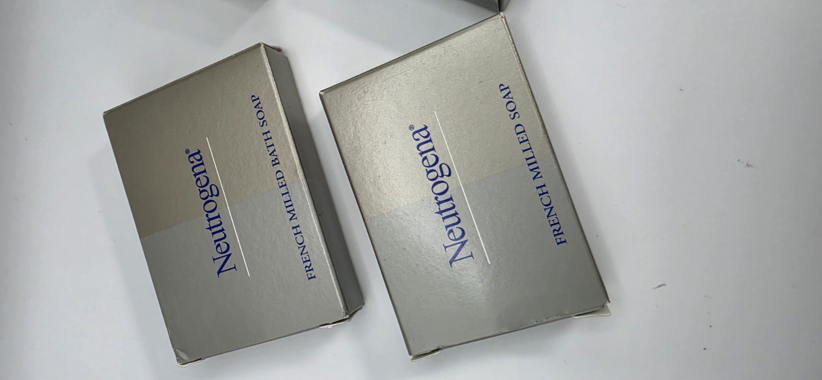 Neutrogena French Milled Bath Soap 4 Bars Travel Size Hilton Garden VTG NOS