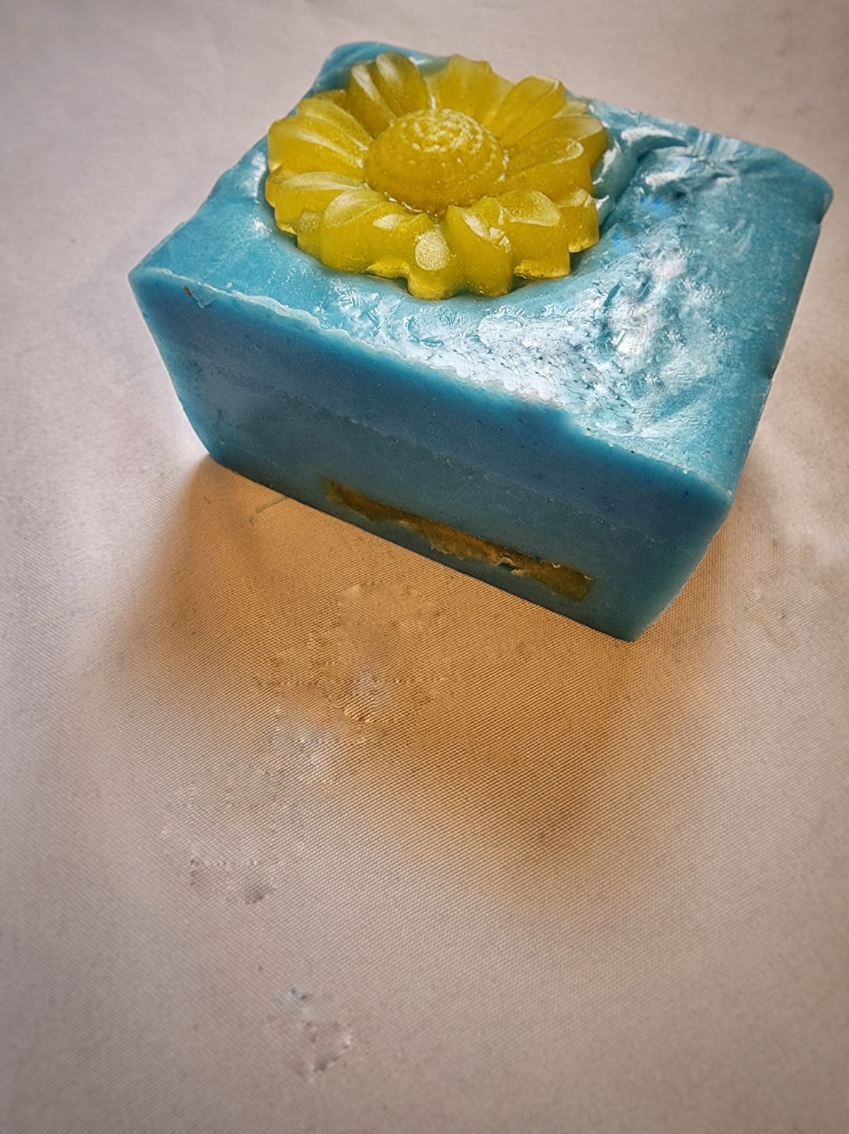 Saika Beauty House Lavender Lemon Artisan Floral Body Bar Soap, Blue Yellow