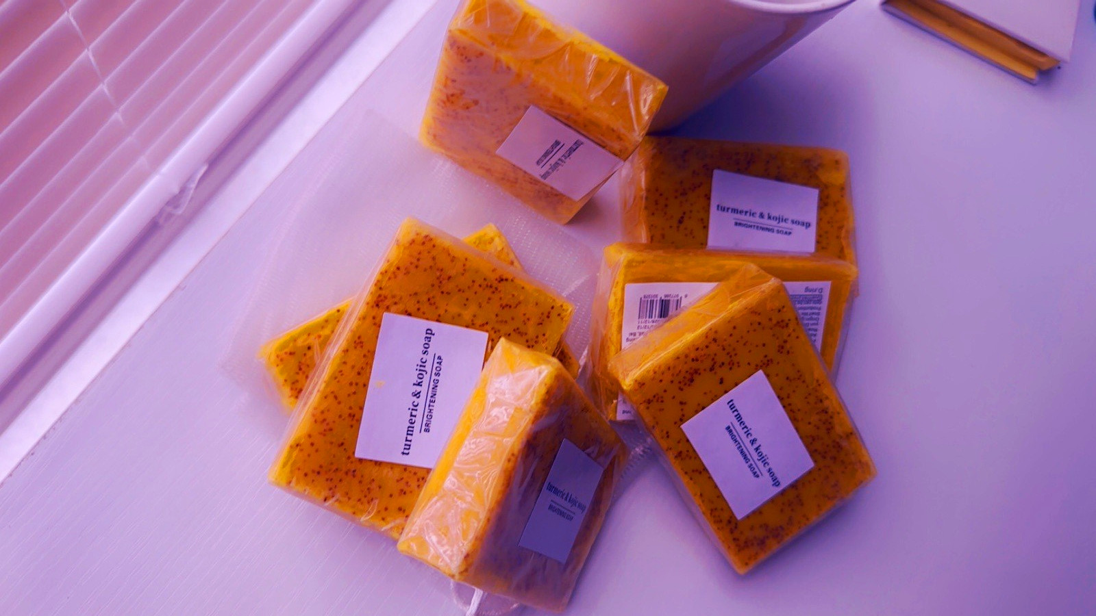 7 bar Turmeric & Kojic Brightening Soap Bar Speckled Rectangular Multipack 100g