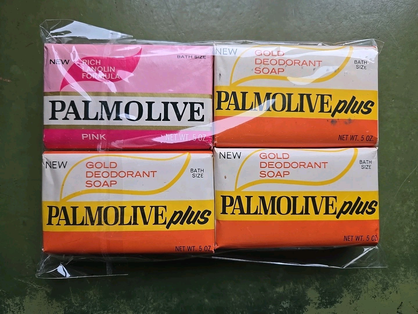 VTG Palmolive Plus Gold Deodorant & Pink Soap 5 Oz Bath Size Lot of 4