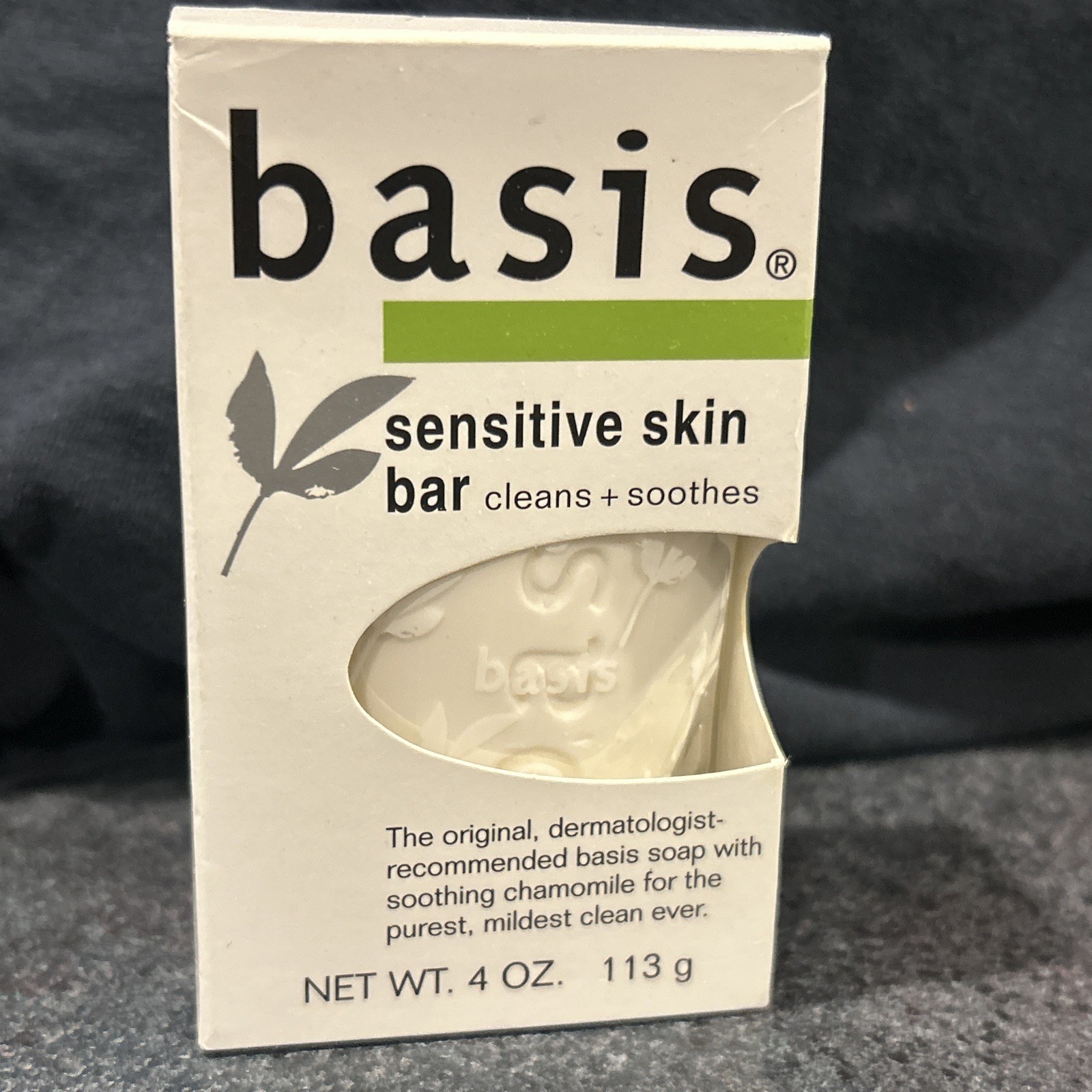 Basis SENSITIVE SKIN BAR Soap, Unscented, 4 oz / 113 g • cleans + soothes • NEW