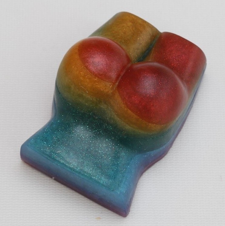 OVER THE RAINBOW, sudsy butt in every color of the Rainbow in earthy scents