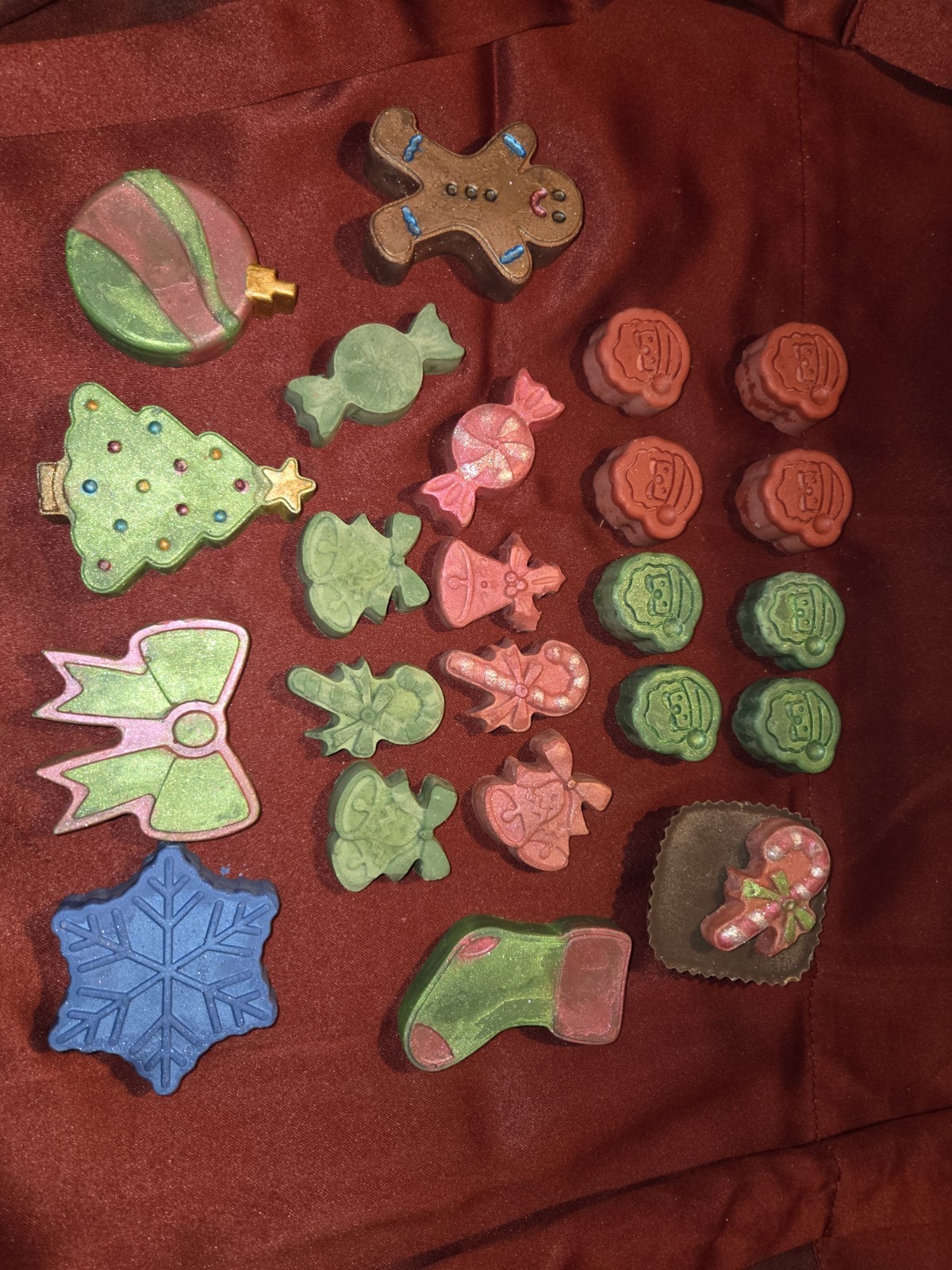 Glow in the Dark Cartoon & Holiday Shaped Assorted Soap Set, Multicolor