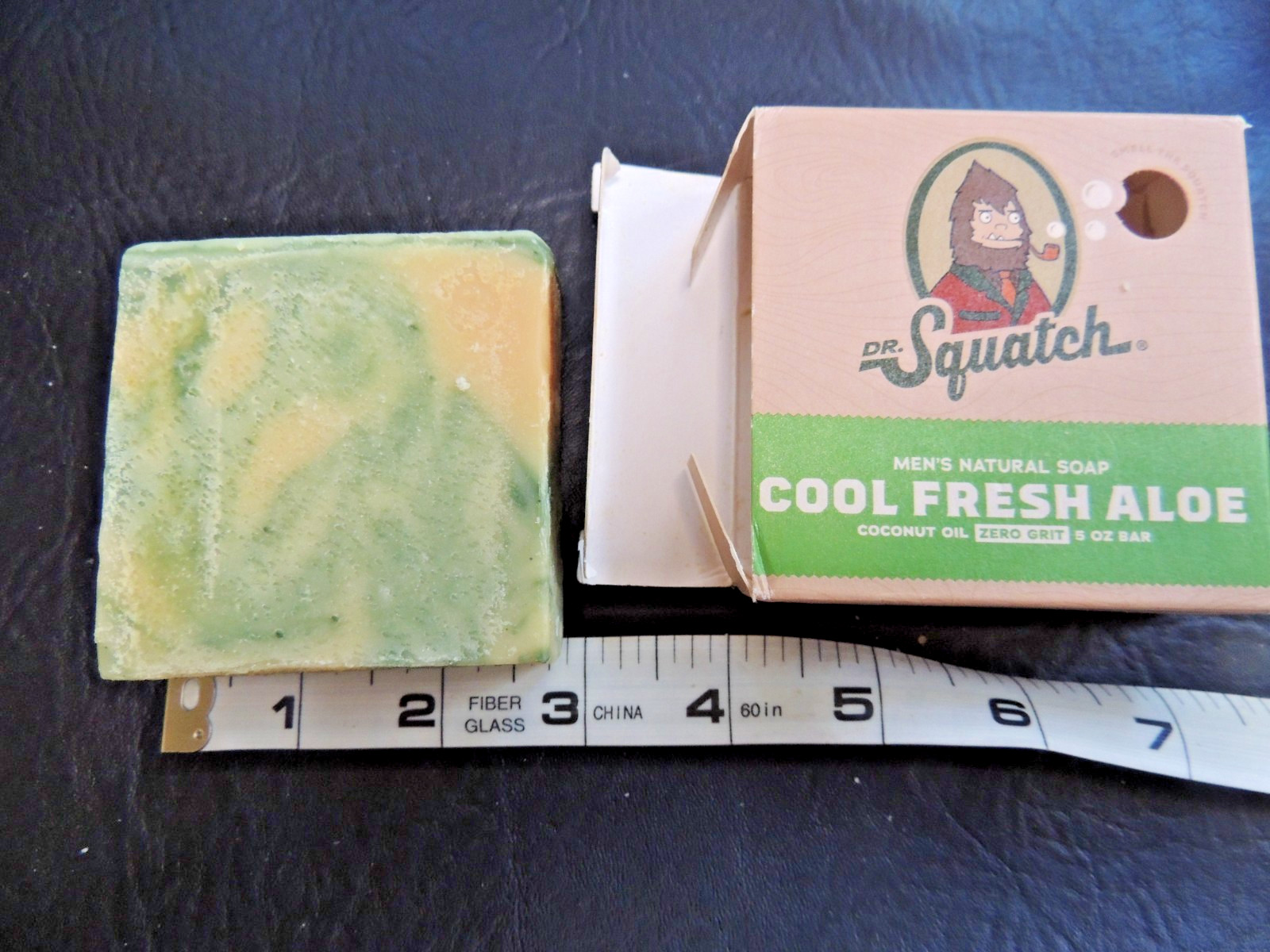 Dr Squatch Men’s Natural Soap Cool Fresh Aloe 5 oz bar Light outer box wear