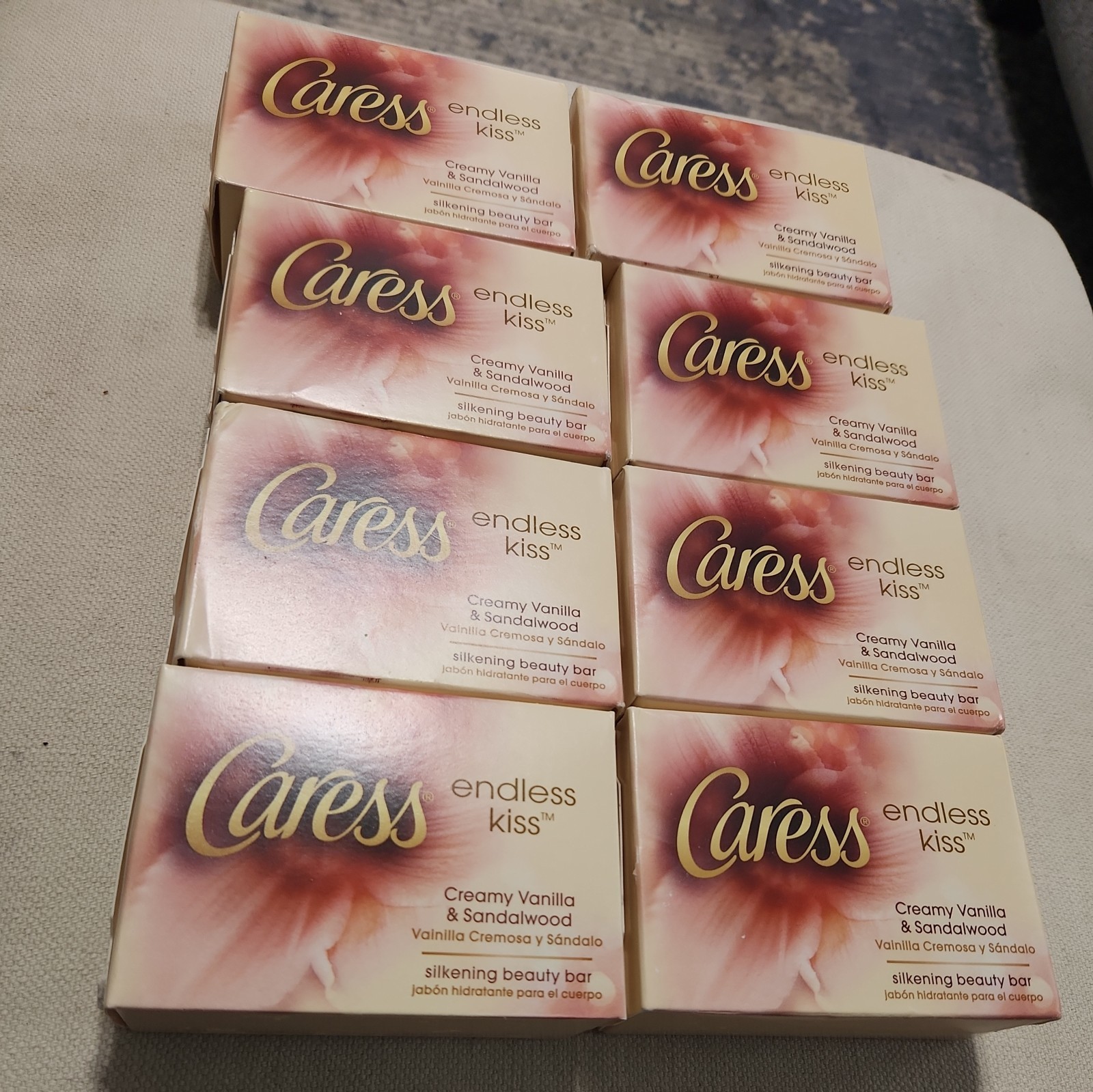 Lot of 8 Caress Beauty Bar Soap ENDLESS KISS Creamy Vanilla Sandalwood 4 Oz bars