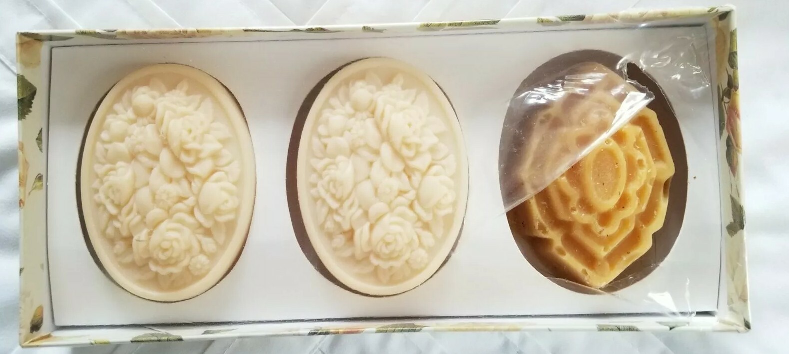 Saponificio Artigianale Fiorentine Gardenia Soaps 2 Bars Italy, 1 Other Bar