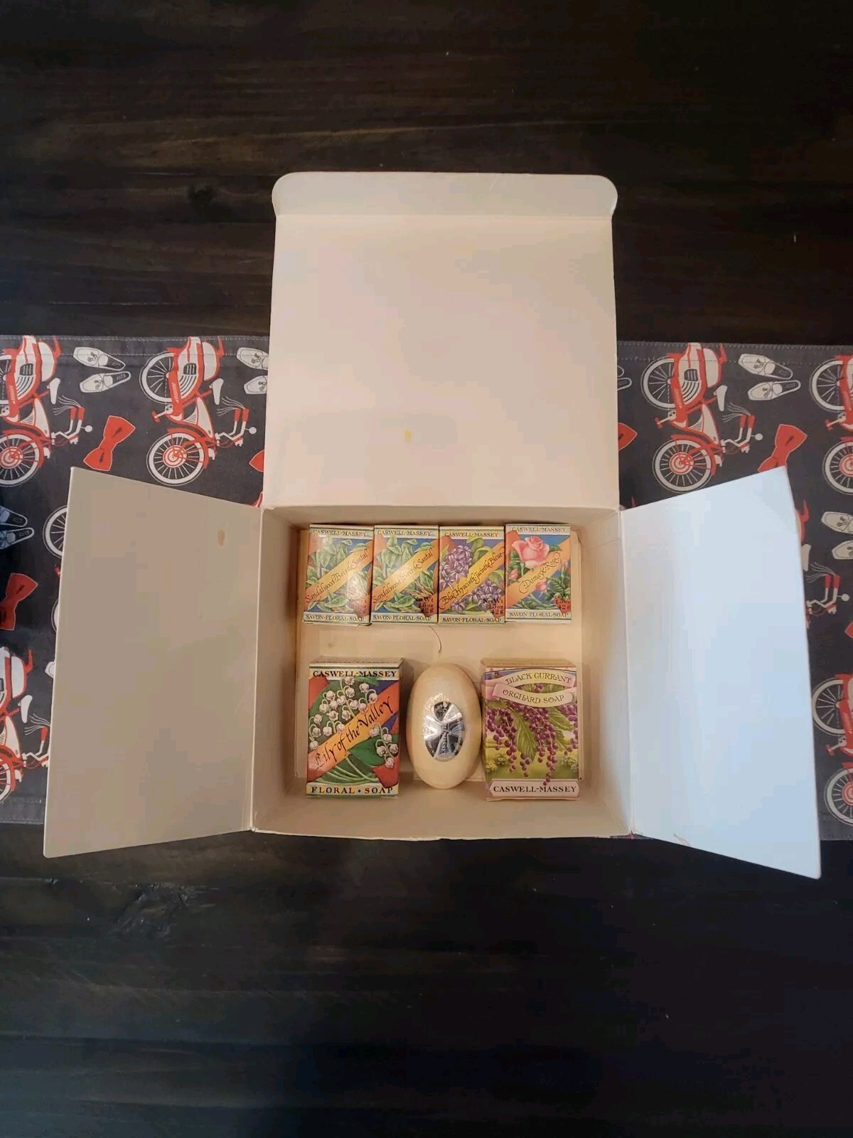Vintage CASWELL MASSEY Soap Bars Hotel Soap Antique Collectors Lot Of 7 With Box