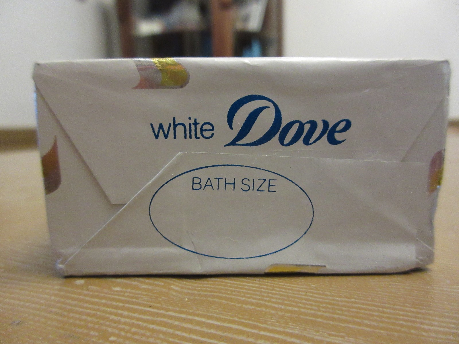 Older DOVE WHITE 1/4 MOISTURIZING CREAM BATH SIZE SOAP BAR 4.75 oz (NOS)