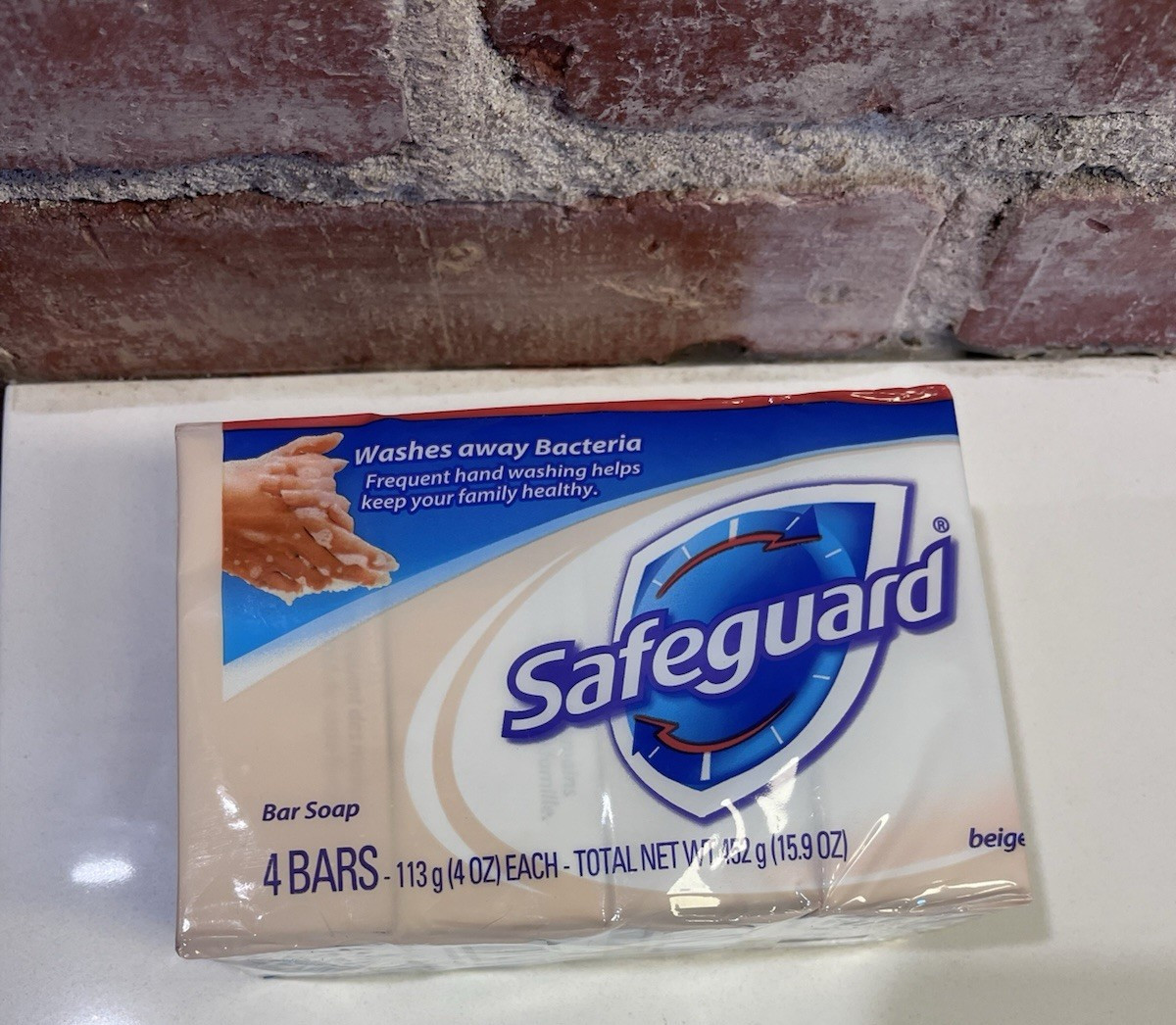 Safeguard Antibacterial Bath Bar Soap (1 Pack of 4 bars) sealed