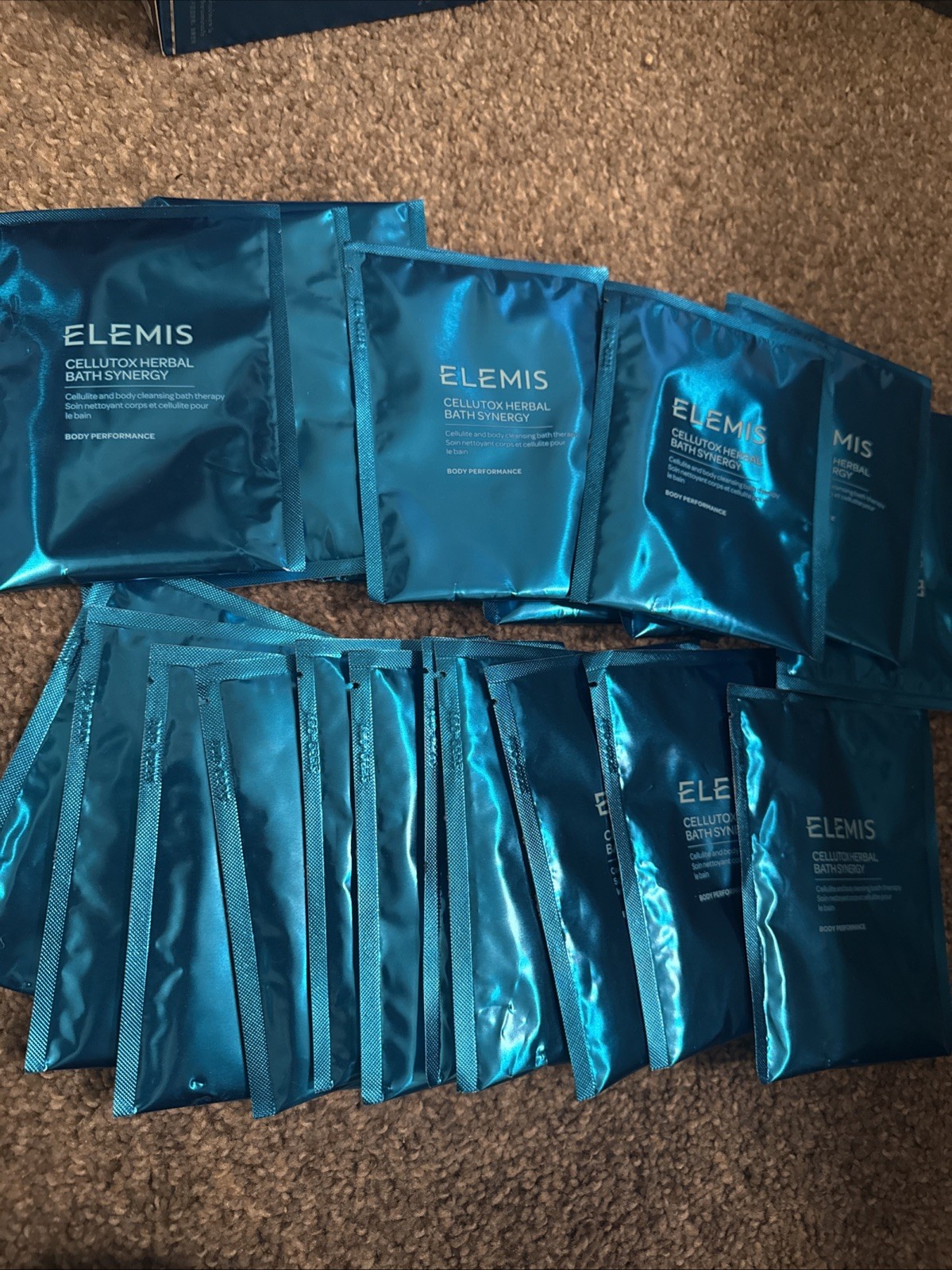 Lot Of 31 ~ Elemis Cellutox Herbal Bath Synergy 300g 10.6 fl oz Sachets GENUINE