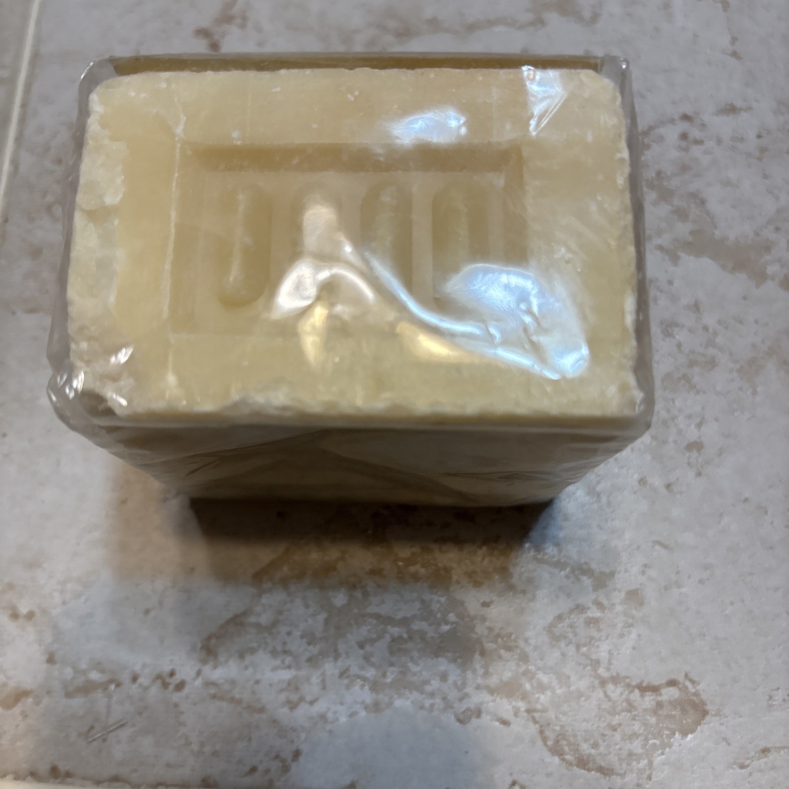 Lot of 4 Sealed Unused Luxury Bar Soaps Honey And Aloe ,olive Oil / Mandarin