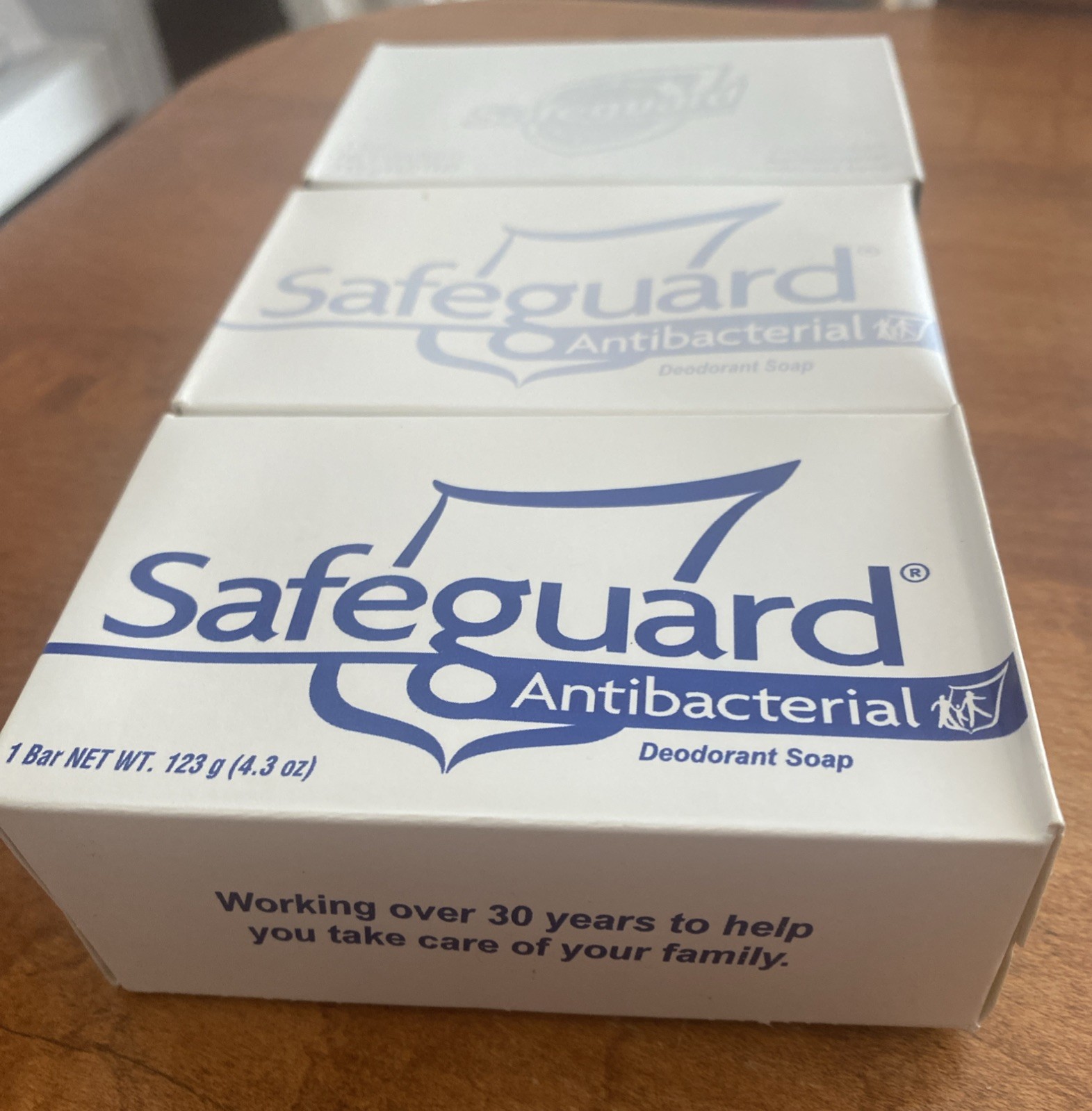 Lot of 3 VTG Safeguard Triclocarban 1.2% Antibacterial Deodorant Soap Bars 4 OZ