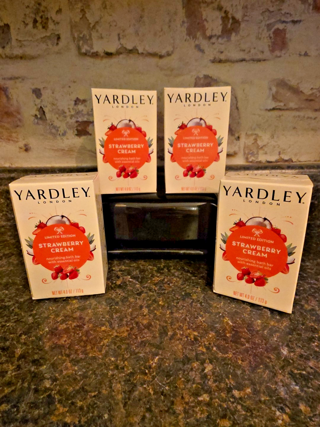 Yardley Strawberry Cream Soap Lot 8 Bars Limited Edition New