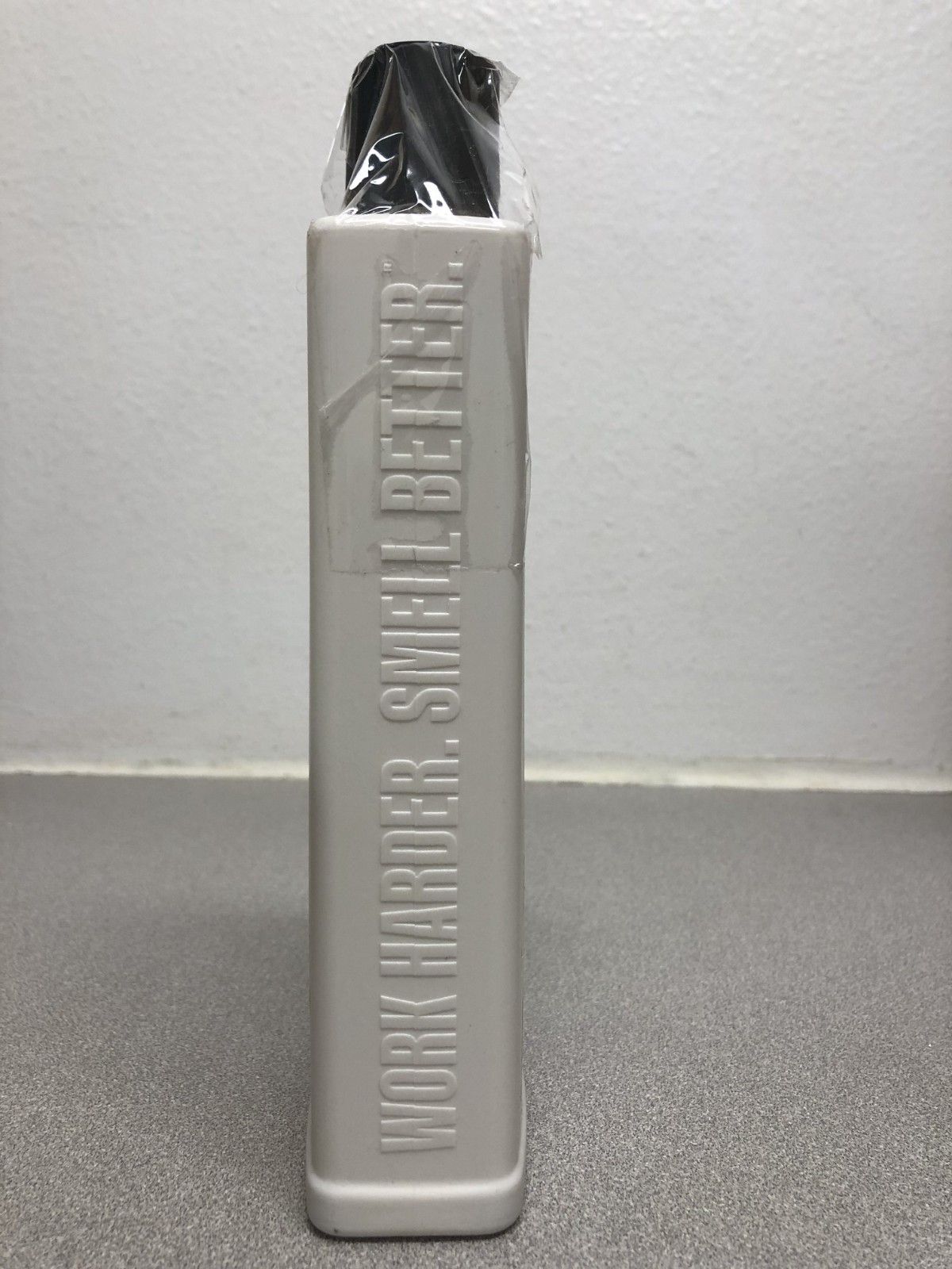 Duke Cannon Bourbon Oak Barrels + Aged Spirits Scent Body Wash