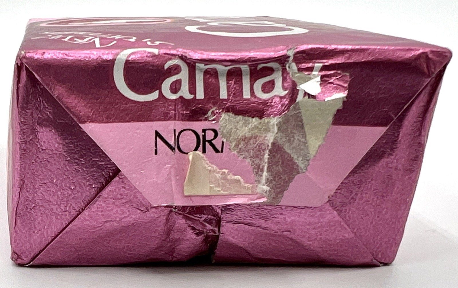 Camay 4.75 Oz, Beauty Soap Bar Cleanses While Softening, 1 Bar.
