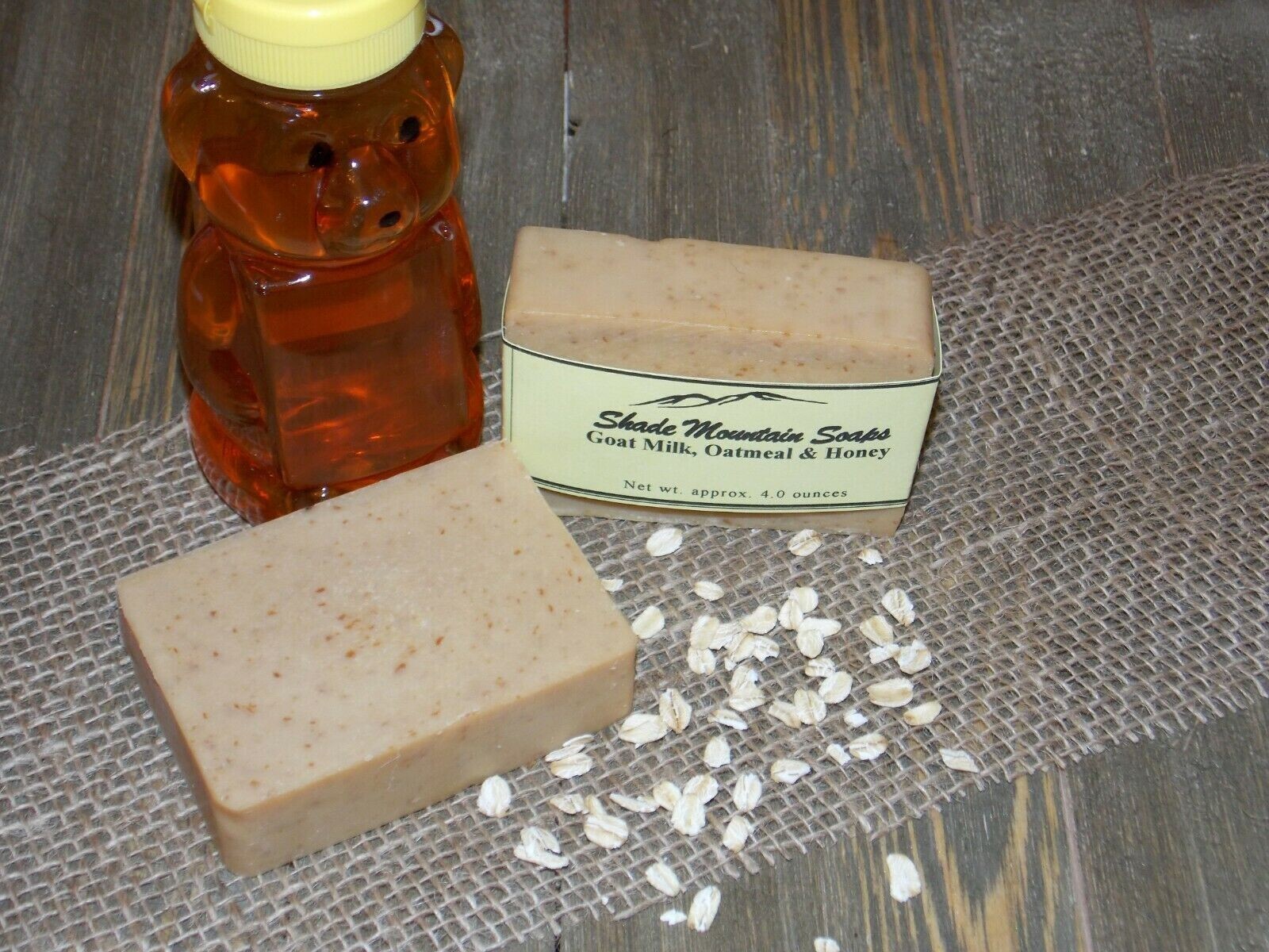 Goat Milk Soap Homemade / Handmade Moisturizing – 4 oz bar – Oatmeal & Honey