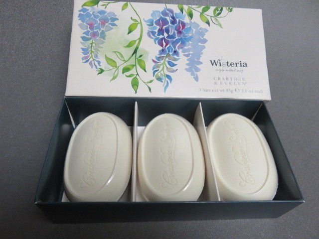 3 x 85 g Crabtree & Evelyn Wisteria sealed bars soap in box discontinued