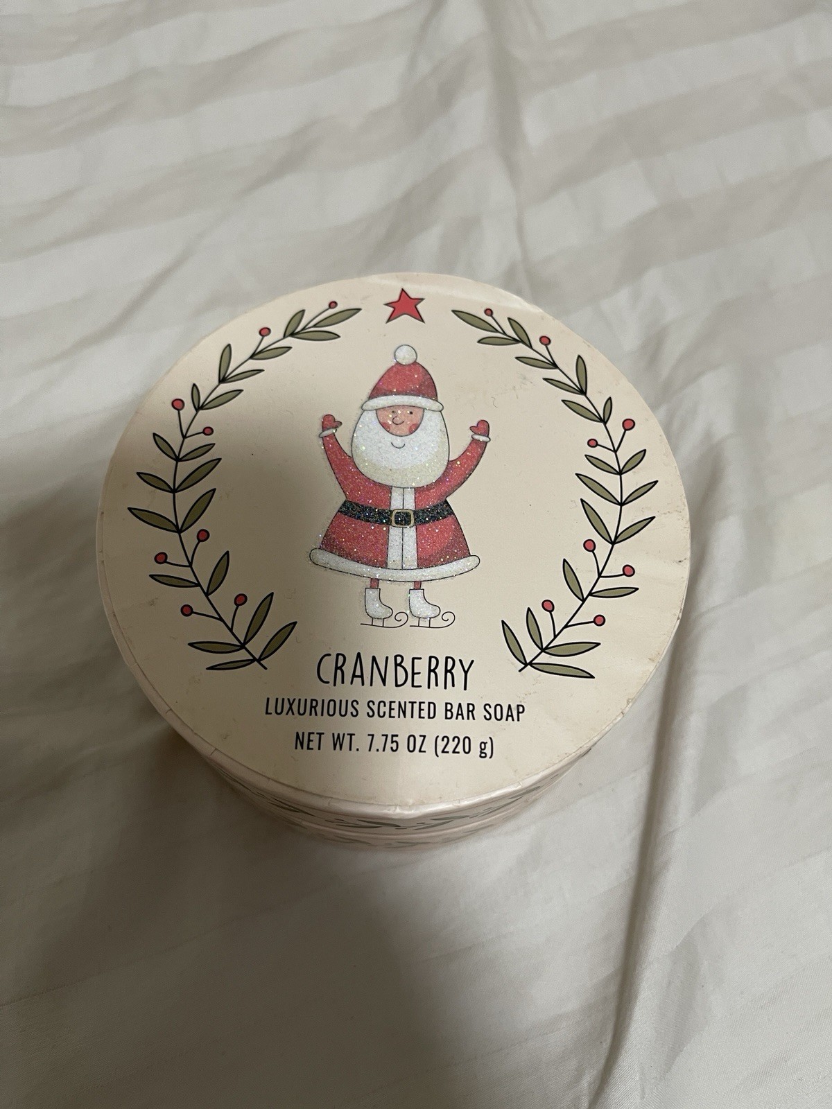 Brand new Christmas Soap Cranberry Scented Luxurious Bar Soap 7.75oz Smells Good