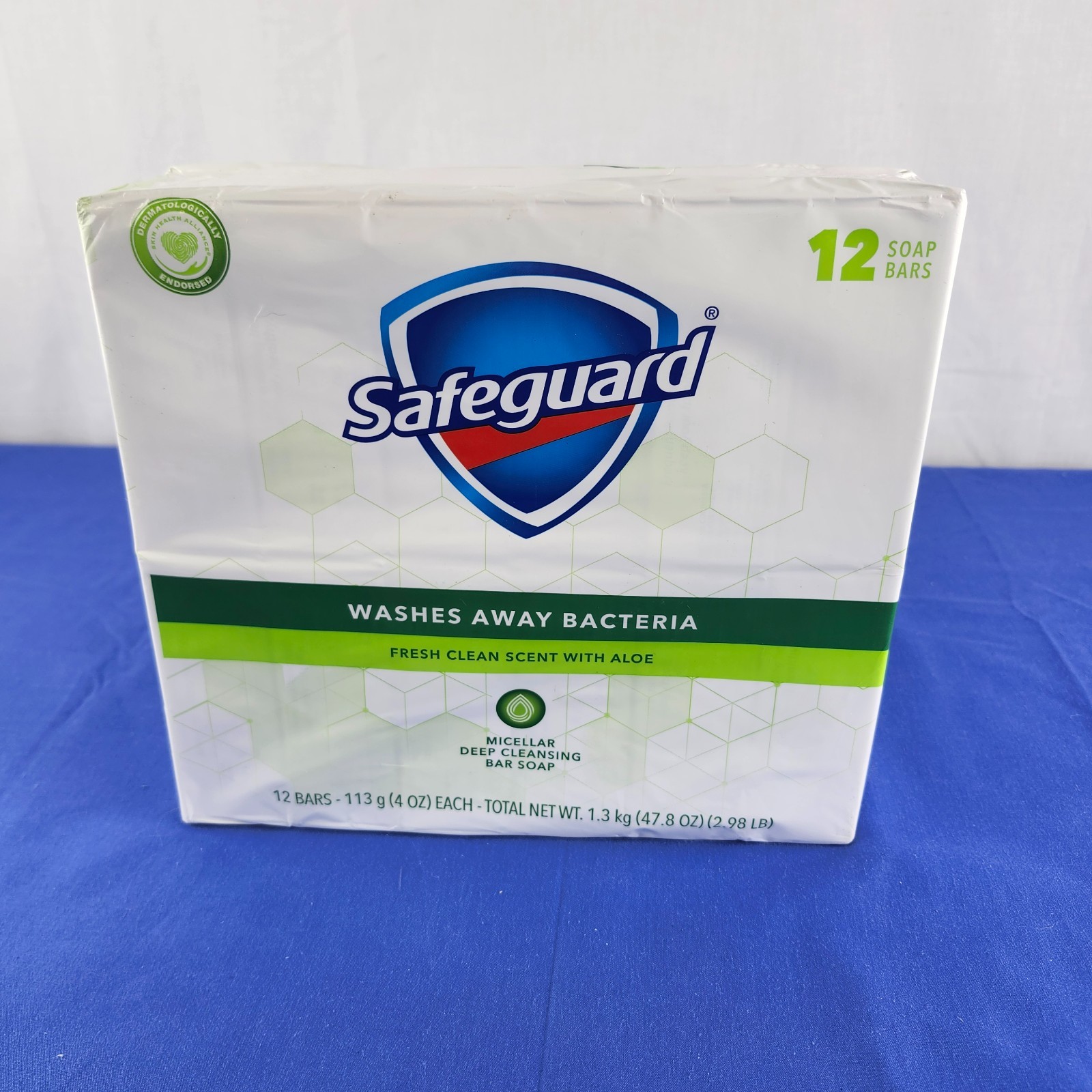 Safeguard Antibacterial Bar Soap, White with Aloe, 4 Oz Bars (Pack of 12)