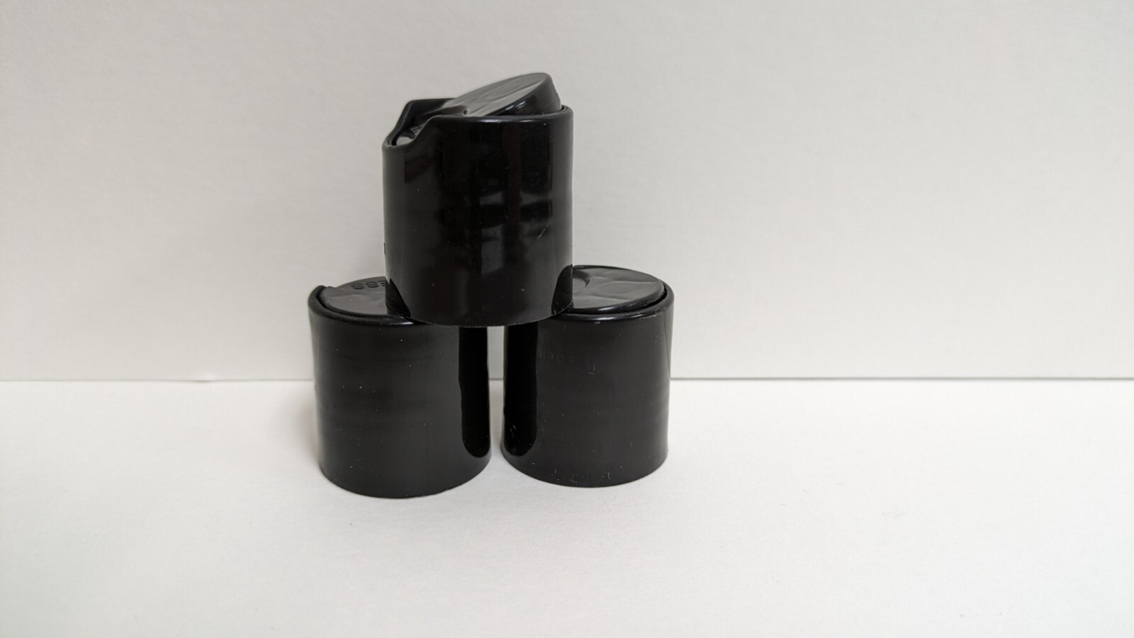 (50) 24/410 Black Disc Top Caps Press Dispensing Smooth Top 24-410 24mm 50 caps