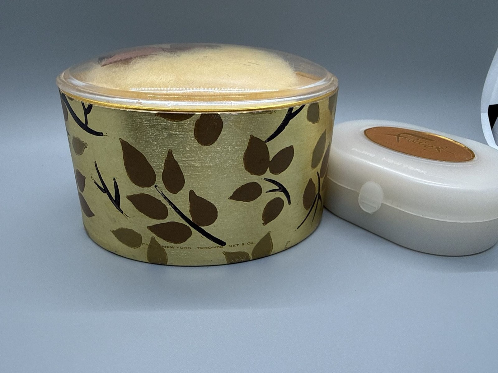 NOS Faberge Woodhue Bath Powder & Savon Woodhue Soap in Case Set 60’s MCM Vtg