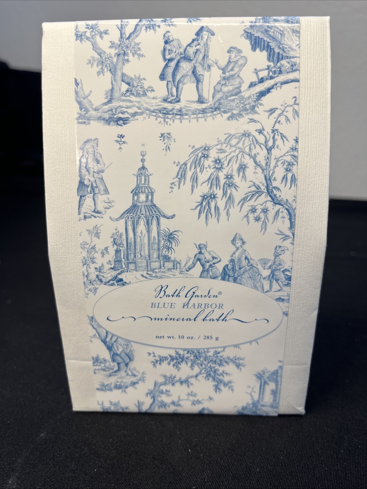 Bath Garden Blue Harbor Women’s White/Blue Mineral Bath Salt 10 oz