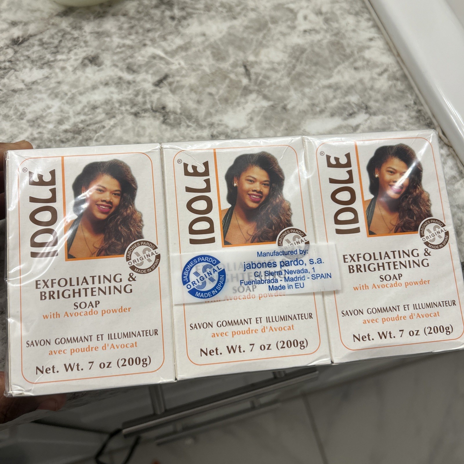 PACK OF 3IDOLE Lightening Exfoliating Soap With Avocado Powder 200g (7 Oz)