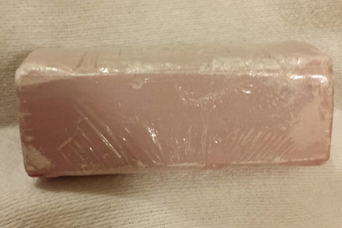 Bora Bora Cleansing Bar Liz Claiborne 5.5 oz Soap Bar Pink + 2 Scrubbies Lot