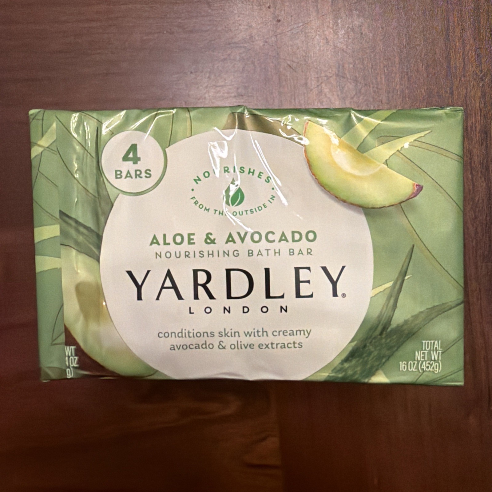YARDLEY LONDON Aloe & Avocado Nourishing Bath Bar Soap (4 Bars) – NEW