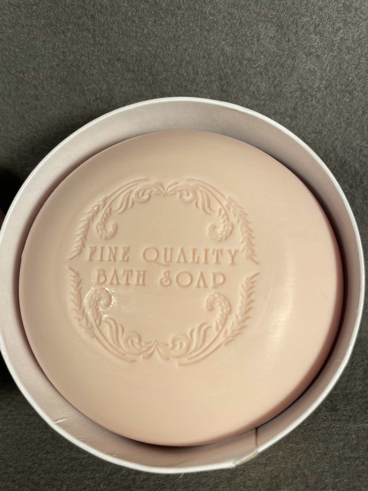 Christmas Soap Cranberry Scented Luxurious Bar Soap 7.75 oz . NEW