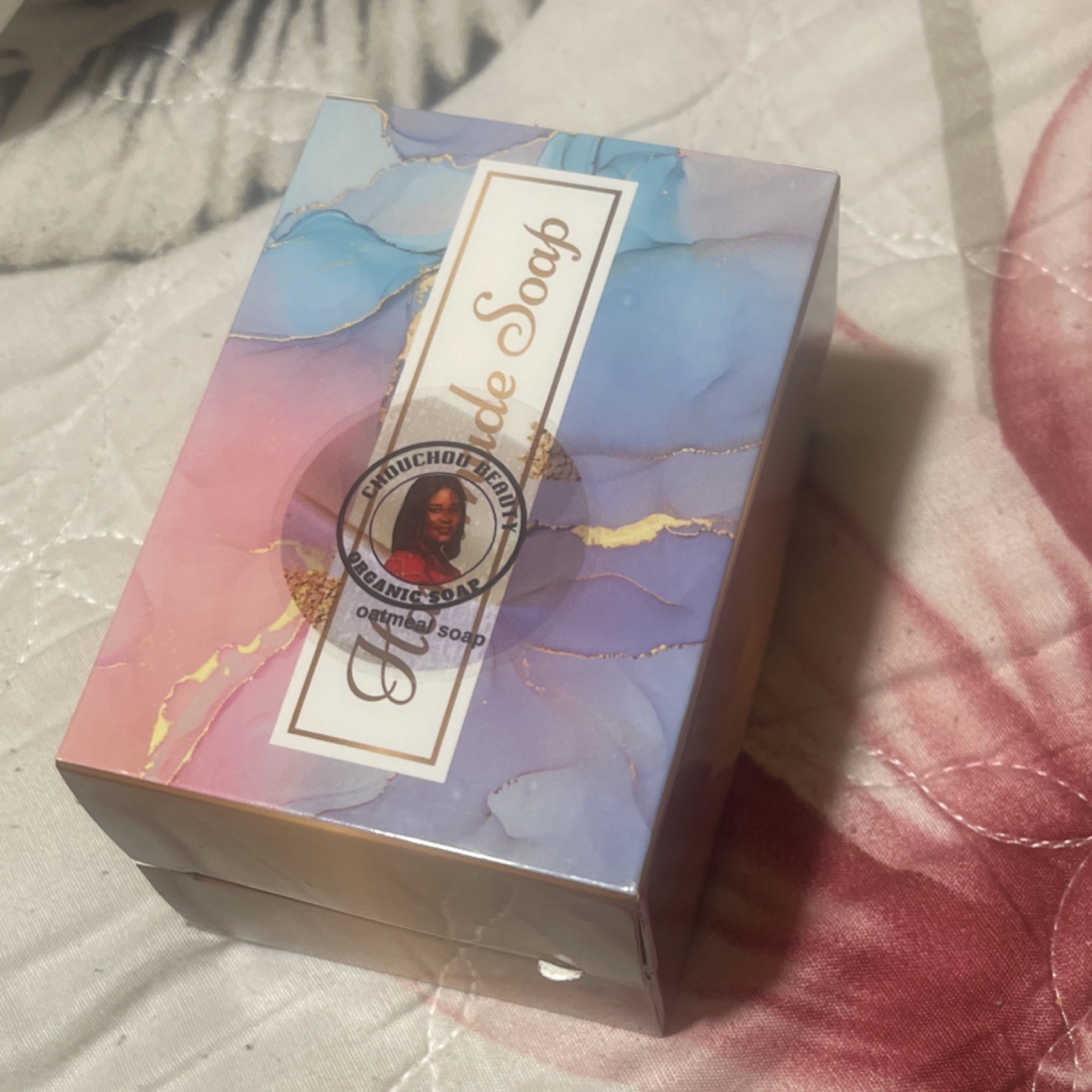 Chouchou Beauty Organic Oatmeal Soap for Body, Pink Blue Gold Marbled