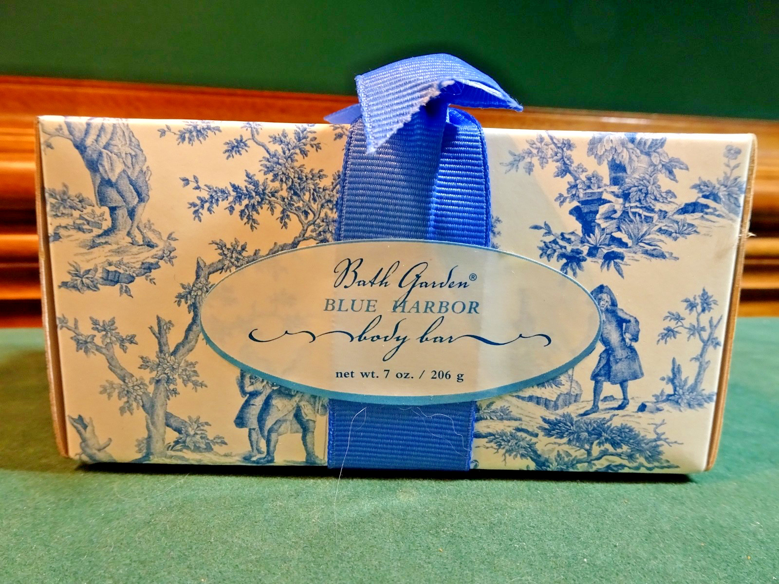 BATH GARDEN BLUE HARBOR BODY SOAP BAR, 2000, 7 OUNCES, SEALED TOILE BOX