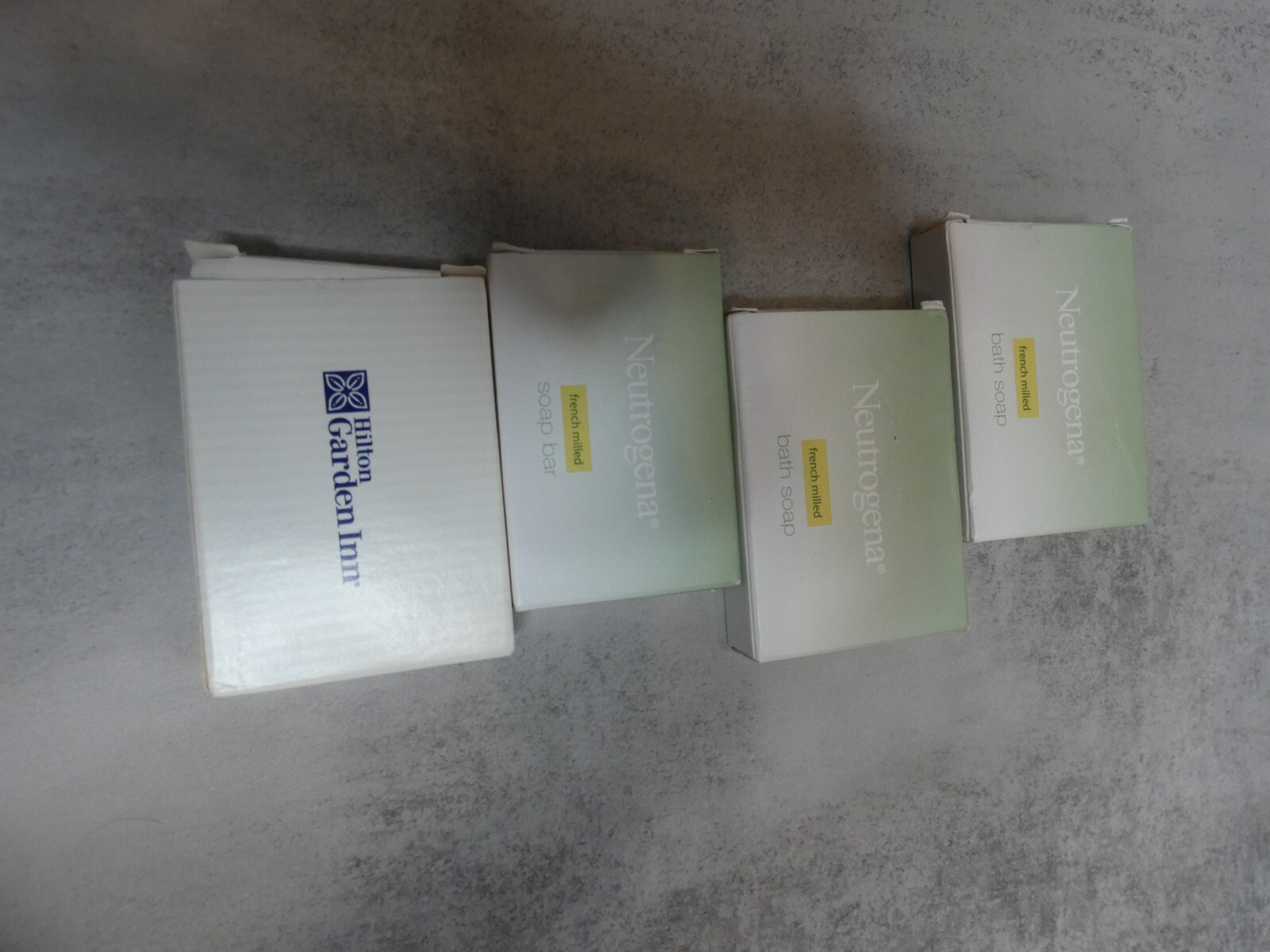 Neutrogena Travel Set of 4 French Milled Bath Soap New 1.25 oz Each